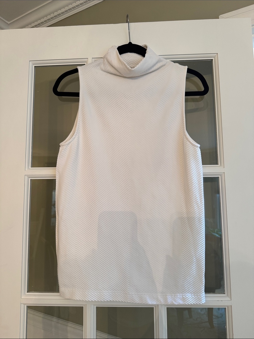 Athleta Sleeveless White chevron ribbed mock neck Top size m